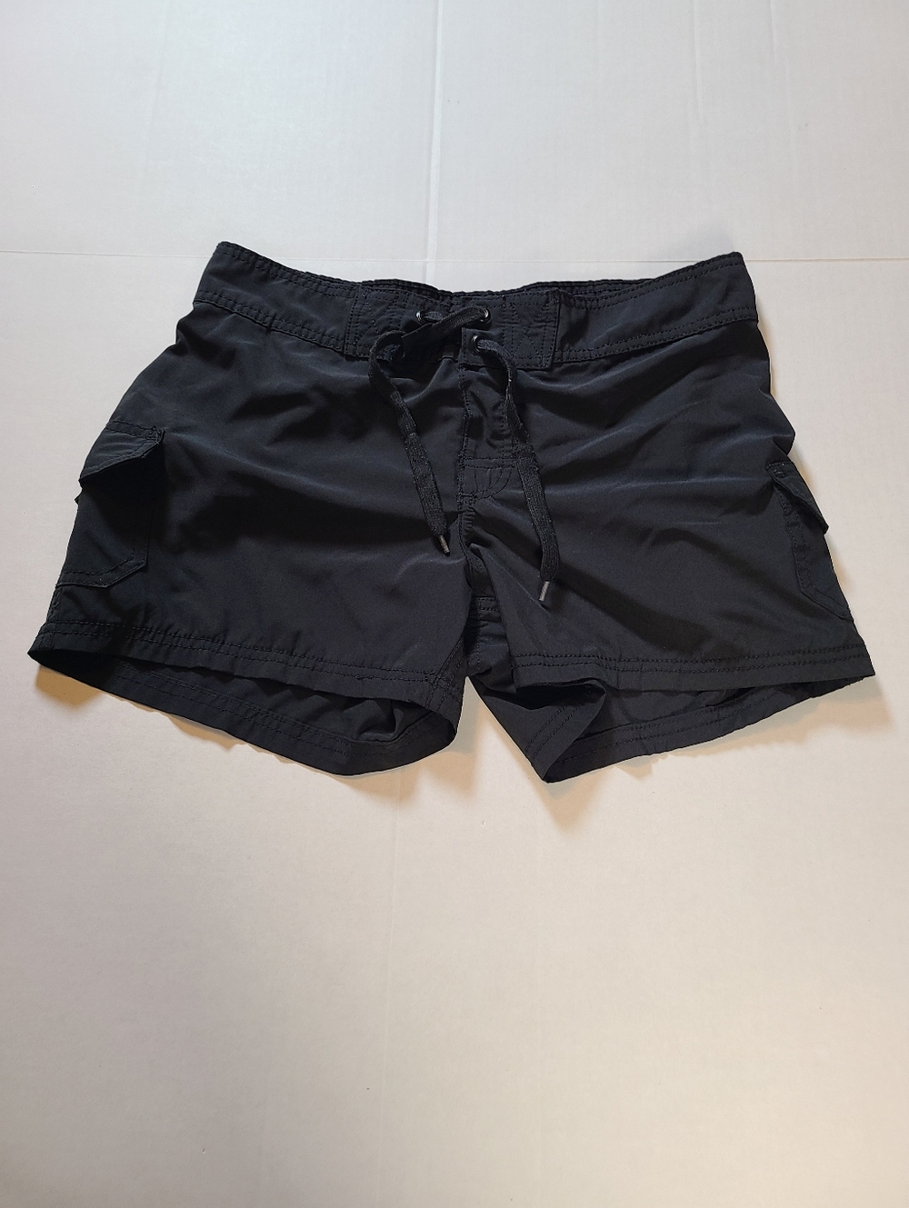 Okami Surf Black Women's Swim  Shorts Size 6 EUC Side Pockets Front Tie - Picture 2 of 10